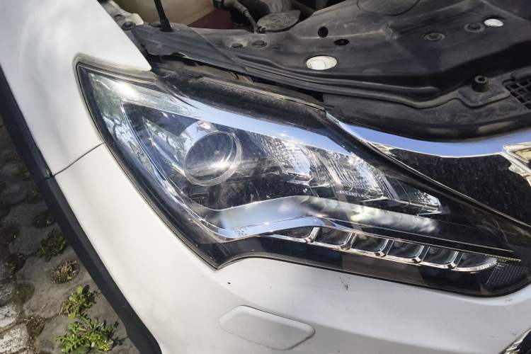 Used BYD Tang New Energy 2015 2.0T Four-Wheel-Drive Flagship Model Right Front Headlight
