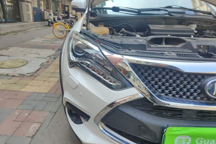 Used BYD Tang New Energy 2015 2.0T Four-Wheel-Drive Flagship Model Right Front Headlight