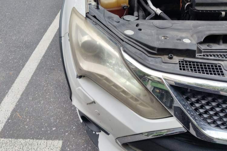 Used BYD Tang New Energy 2015 2.0T Four-Wheel-Drive Flagship Model Right Front Headlight