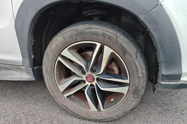 Used BYD Tang New Energy 2015 2.0T Four-Wheel-Drive Flagship Model Right Front Wheel Hub