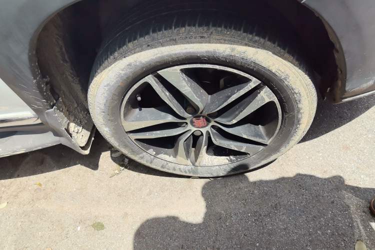 Used BYD Tang New Energy 2015 2.0T Four-Wheel-Drive Flagship Model Right Front Wheel Hub