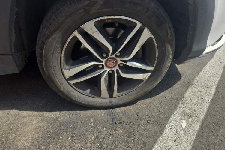 Used BYD Tang New Energy 2015 2.0T Four-Wheel-Drive Flagship Model Right Front Wheel Hub