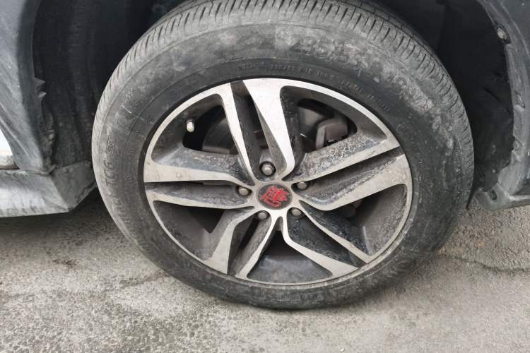 Used BYD Tang New Energy 2015 2.0T Four-Wheel-Drive Flagship Model Right Front Wheel Hub