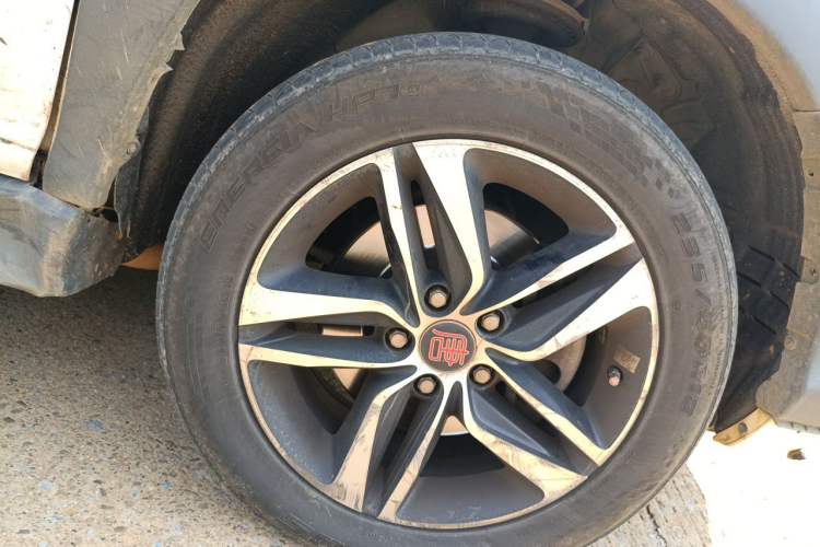 Used BYD Tang New Energy 2015 2.0T Four-Wheel-Drive Flagship Model Right Front Wheel Hub