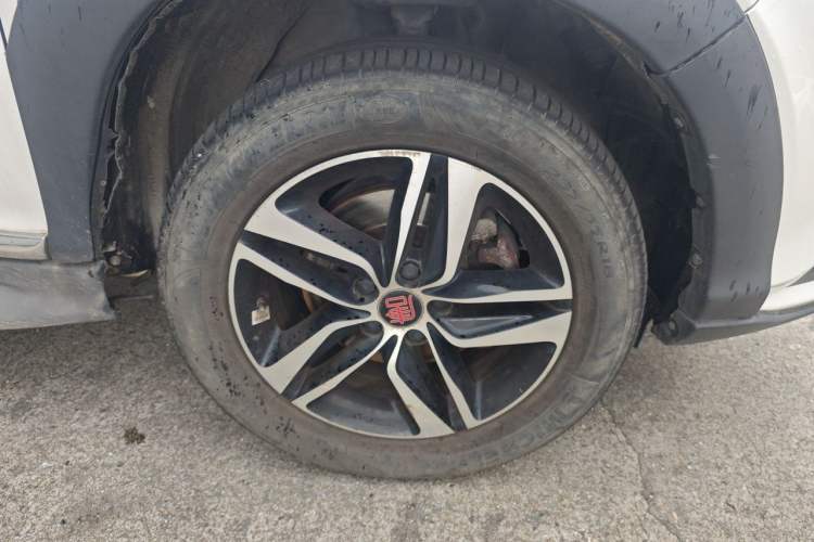Used BYD Tang New Energy 2015 2.0T Four-Wheel-Drive Flagship Model Right Front Wheel Hub