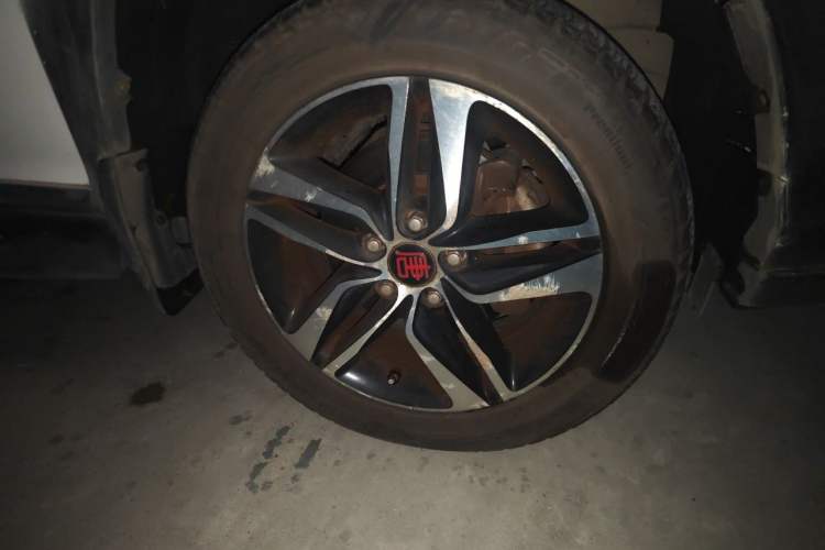 Used BYD Tang New Energy 2015 2.0T Four-Wheel-Drive Flagship Model Right Front Wheel Hub