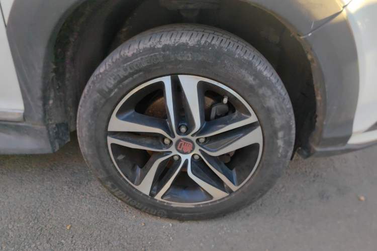 Used BYD Tang New Energy 2015 2.0T Four-Wheel-Drive Flagship Model Right Front Wheel Hub