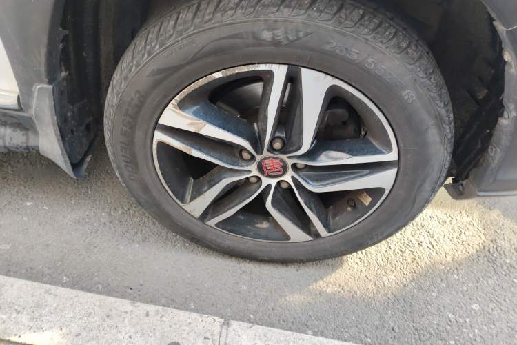 Used BYD Tang New Energy 2015 2.0T Four-Wheel-Drive Flagship Model Right Front Wheel Hub