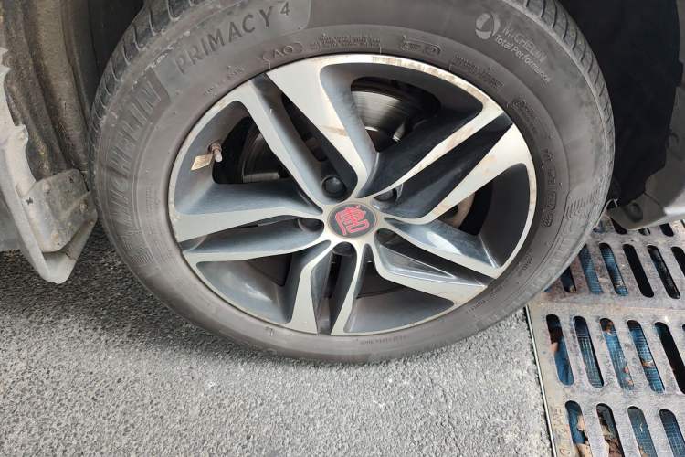 Used BYD Tang New Energy 2015 2.0T Four-Wheel-Drive Flagship Model Right Front Wheel Hub