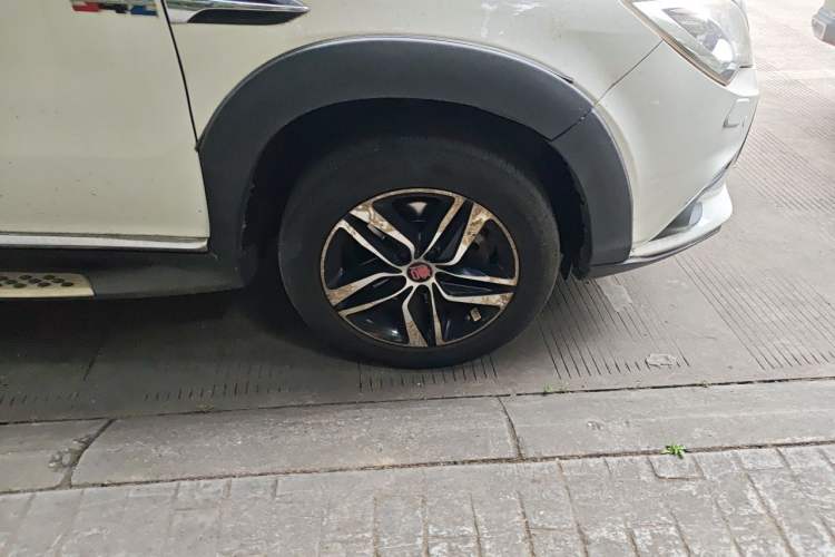Used BYD Tang New Energy 2015 2.0T Four-Wheel-Drive Flagship Model Right Front Wheel Hub