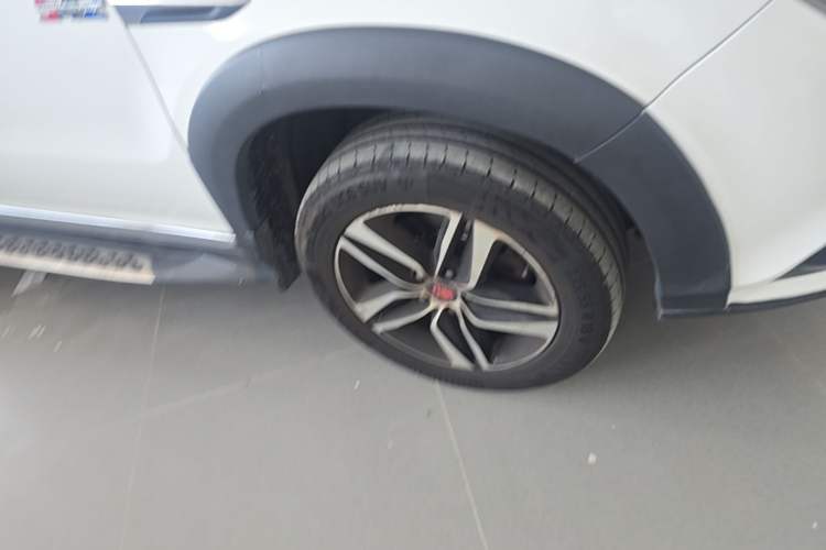 Used BYD Tang New Energy 2015 2.0T Four-Wheel-Drive Flagship Model Right Front Wheel Hub