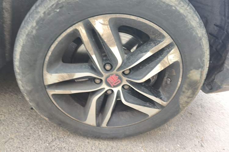 Used BYD Tang New Energy 2015 2.0T Four-Wheel-Drive Flagship Model Right Front Wheel Hub