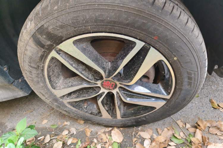Used BYD Tang New Energy 2015 2.0T Four-Wheel-Drive Flagship Model Right Front Wheel Hub