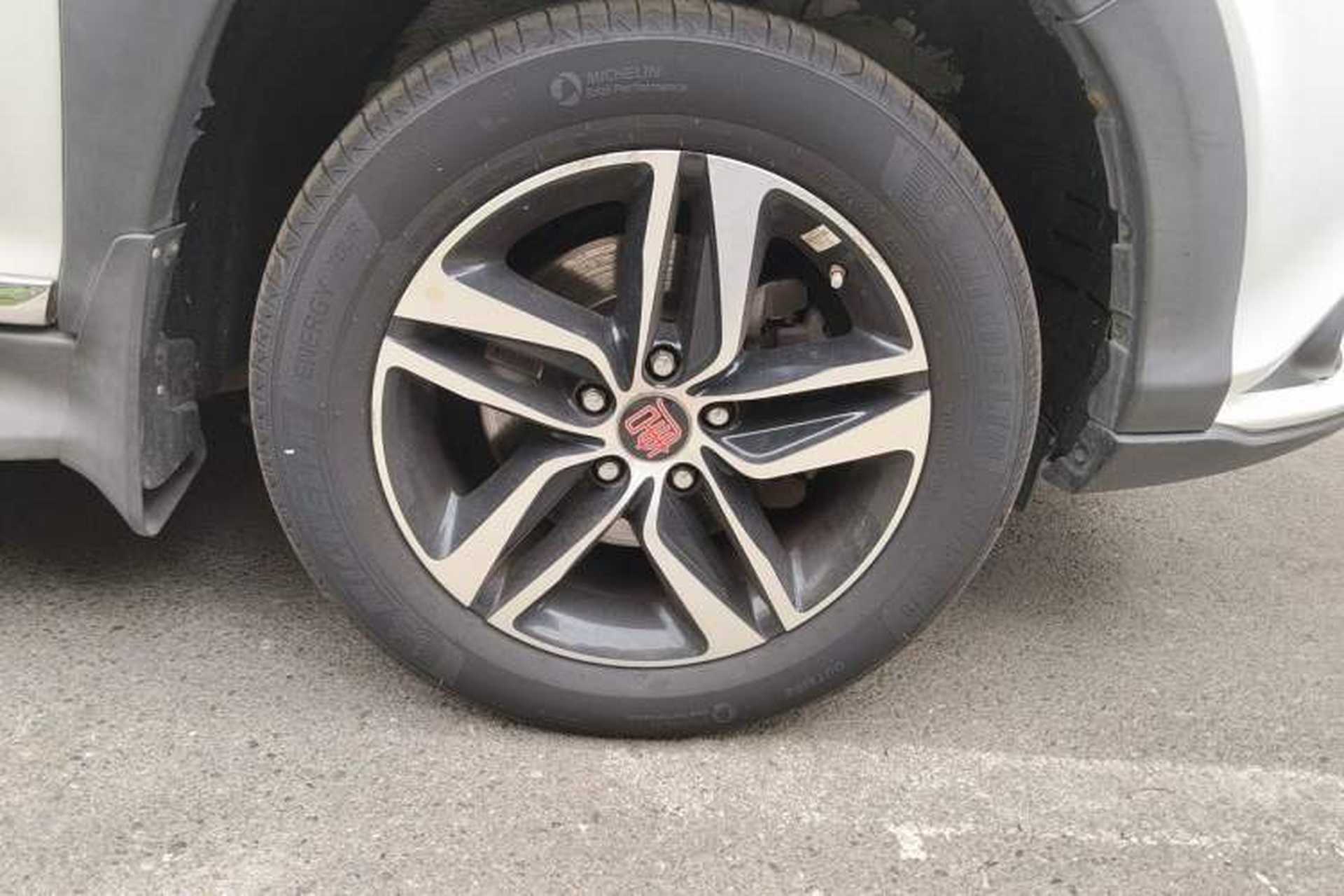 Used BYD Tang New Energy 2015 2.0T Four-Wheel-Drive Flagship Model Right Front Wheel Hub