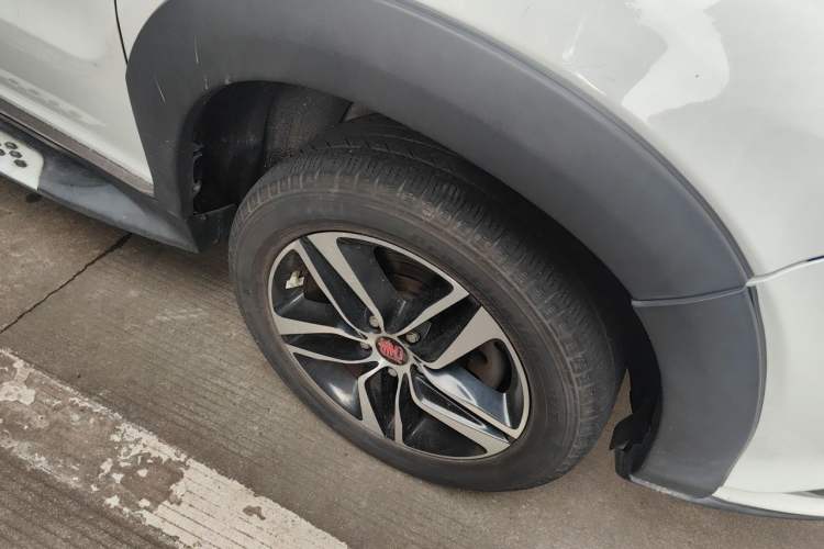 Used BYD Tang New Energy 2015 2.0T Four-Wheel-Drive Flagship Model Right Front Wheel Hub