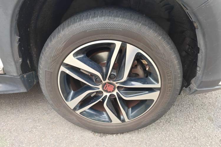 Used BYD Tang New Energy 2015 2.0T Four-Wheel-Drive Flagship Model Right Front Wheel Hub