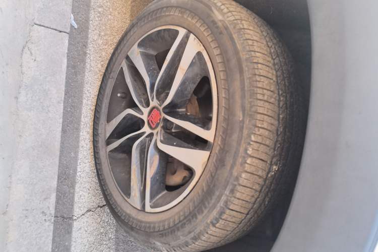Used BYD Tang New Energy 2015 2.0T Four-Wheel-Drive Flagship Model Right Front Wheel Hub