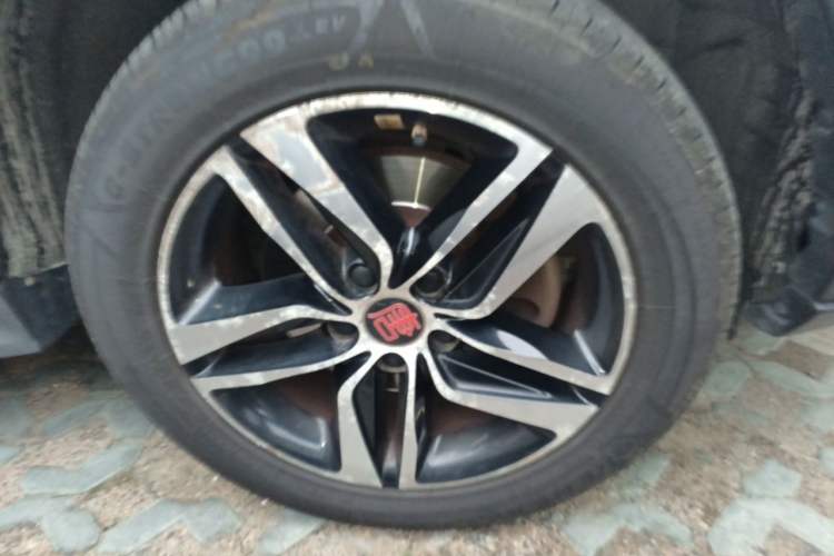Used BYD Tang New Energy 2015 2.0T Four-Wheel-Drive Flagship Model Right Front Wheel Hub