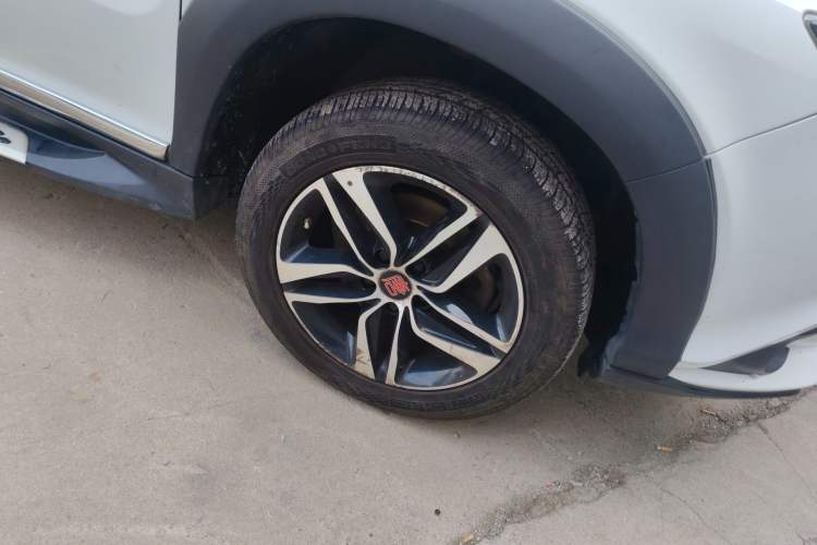 Used BYD Tang New Energy 2015 2.0T Four-Wheel-Drive Flagship Model Right Front Wheel Hub