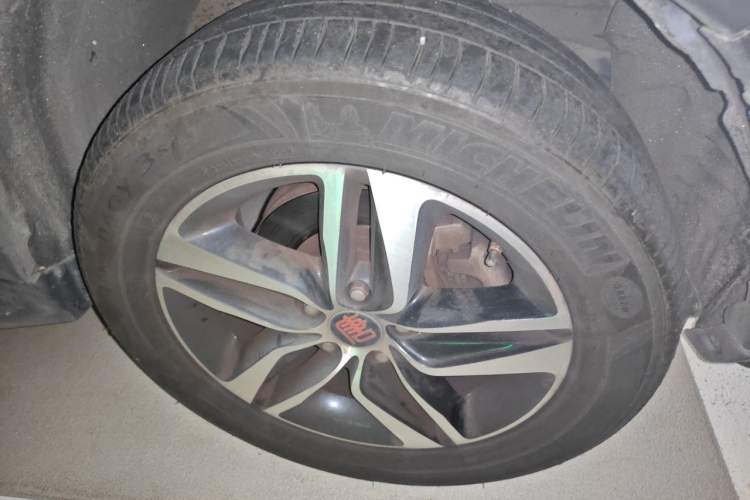 Used BYD Tang New Energy 2015 2.0T Four-Wheel-Drive Flagship Model Right Front Wheel Hub
