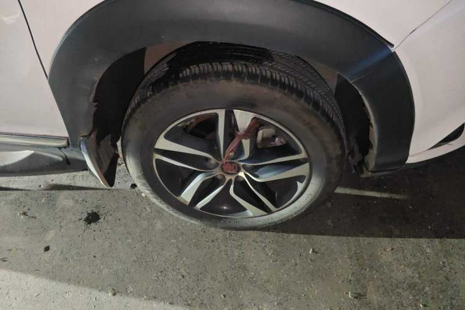 Used BYD Tang New Energy 2015 2.0T Four-Wheel-Drive Flagship Model Right Front Wheel Hub