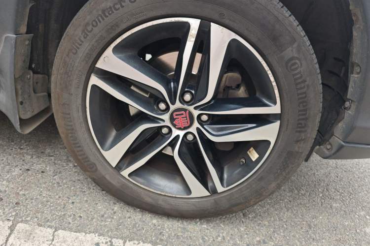 Used BYD Tang New Energy 2015 2.0T Four-Wheel-Drive Flagship Model Right Front Wheel Hub