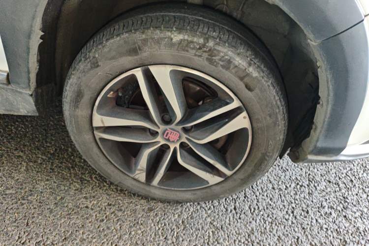 Used BYD Tang New Energy 2015 2.0T Four-Wheel-Drive Flagship Model Right Front Wheel Hub