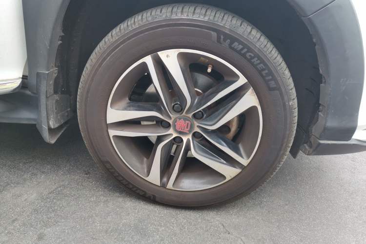 Used BYD Tang New Energy 2015 2.0T Four-Wheel-Drive Flagship Model Right Front Wheel Hub