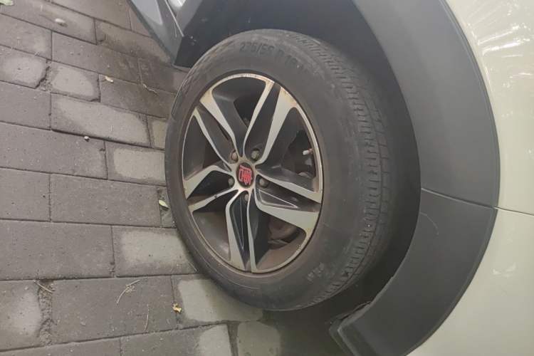 Used BYD Tang New Energy 2015 2.0T Four-Wheel-Drive Flagship Model Right Front Wheel Hub