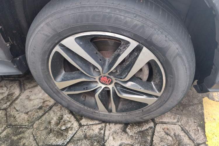 Used BYD Tang New Energy 2015 2.0T Four-Wheel-Drive Flagship Model Right Front Wheel Hub