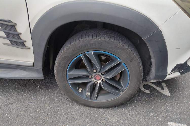 Used BYD Tang New Energy 2015 2.0T Four-Wheel-Drive Flagship Model Right Front Wheel Hub