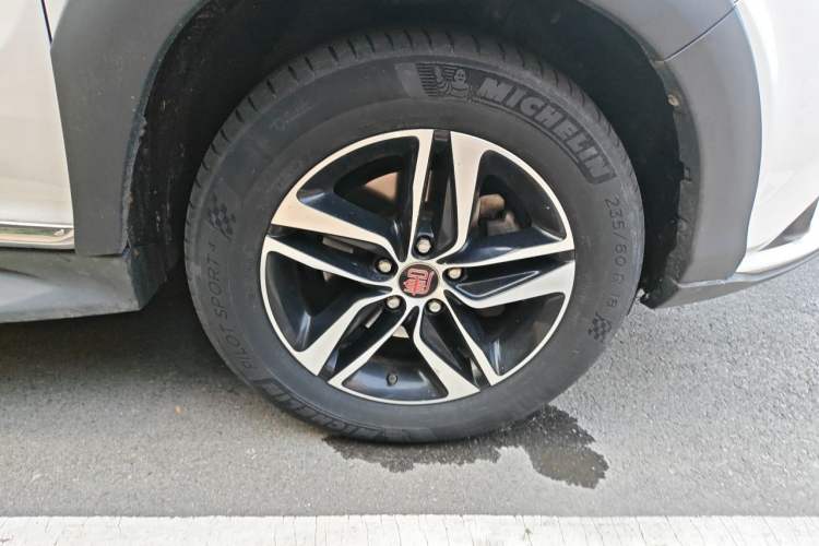 Used BYD Tang New Energy 2015 2.0T Four-Wheel-Drive Flagship Model Right Front Wheel Hub
