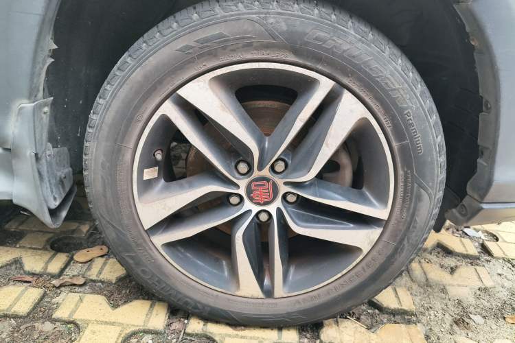 Used BYD Tang New Energy 2015 2.0T Four-Wheel-Drive Flagship Model Right Front Wheel Hub