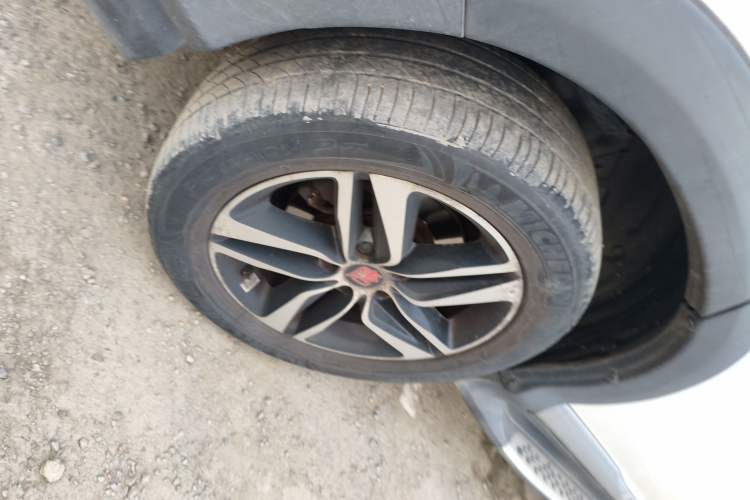 Used BYD Tang New Energy 2015 2.0T Four-Wheel-Drive Flagship Model Right Rear Wheel Hub