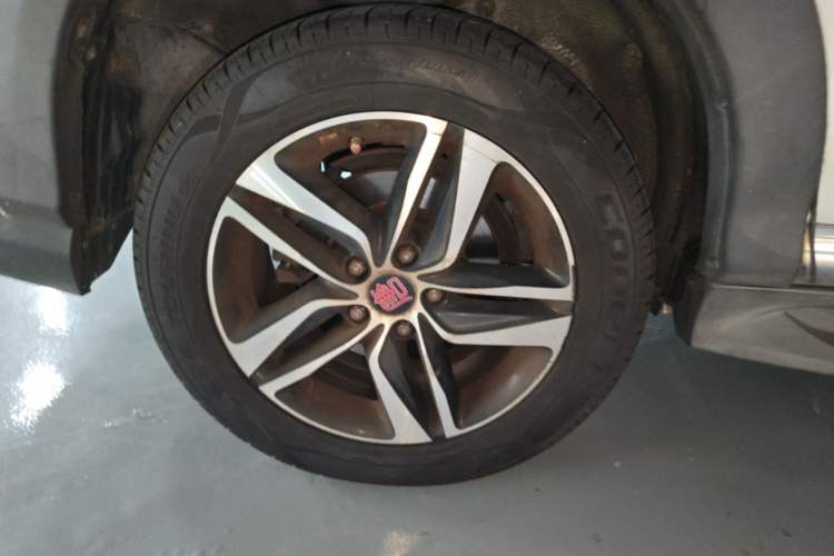 Used BYD Tang New Energy 2015 2.0T Four-Wheel-Drive Flagship Model Right Rear Wheel Hub