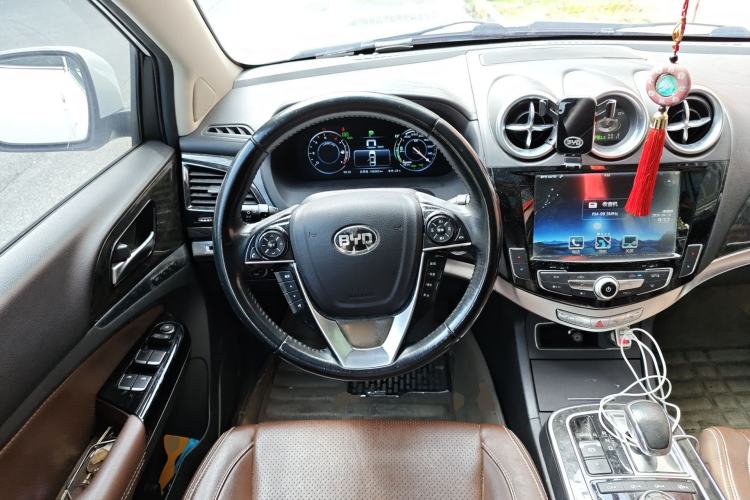 Used BYD Tang New Energy 2015 2.0T Four-Wheel-Drive Flagship Model Steering Wheel