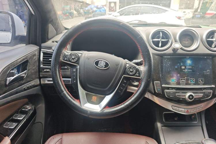 Used BYD Tang New Energy 2015 2.0T Four-Wheel-Drive Flagship Model Steering Wheel