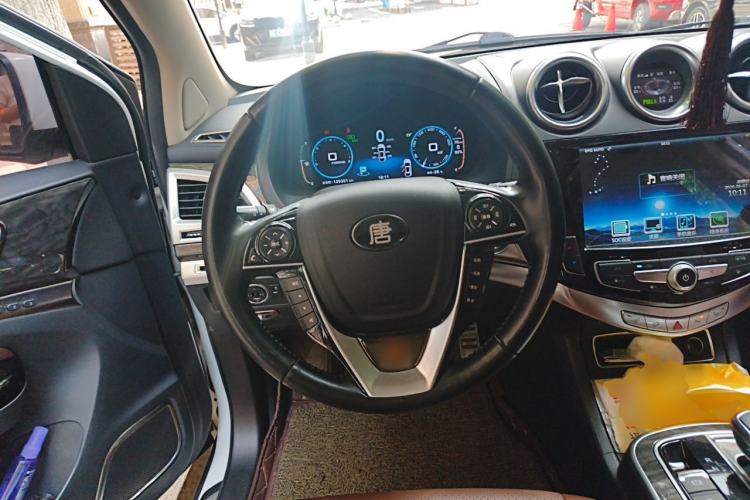 Used BYD Tang New Energy 2015 2.0T Four-Wheel-Drive Flagship Model Steering Wheel