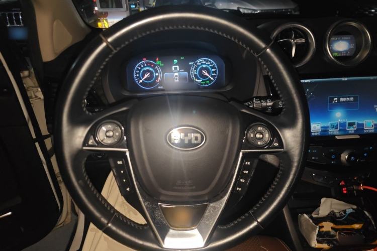 Used BYD Tang New Energy 2015 2.0T Four-Wheel-Drive Flagship Model Steering Wheel