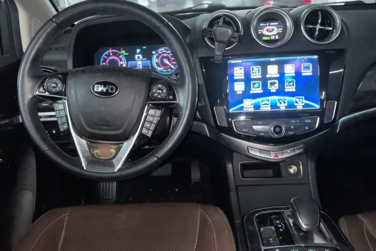 Used BYD Tang New Energy 2015 2.0T Four-Wheel-Drive Flagship Model Steering Wheel