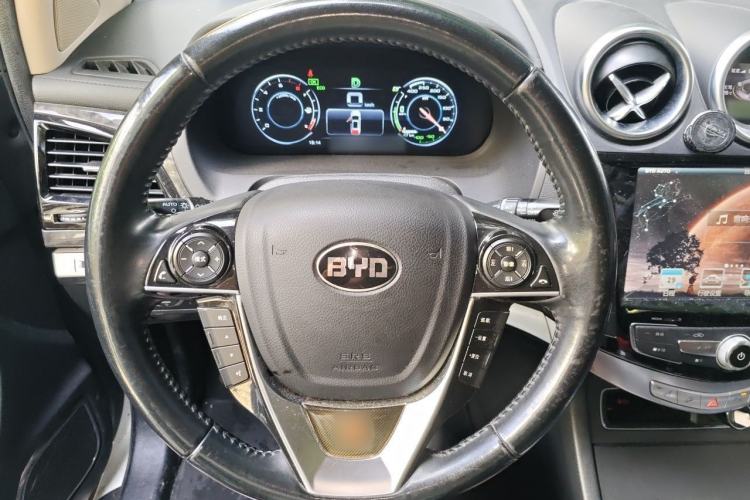 Used BYD Tang New Energy 2015 2.0T Four-Wheel-Drive Flagship Model Steering Wheel