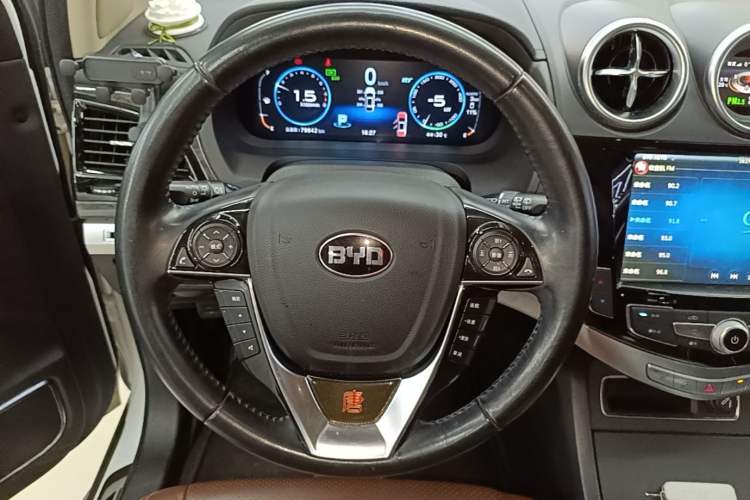 Used BYD Tang New Energy 2015 2.0T Four-Wheel-Drive Flagship Model Steering Wheel
