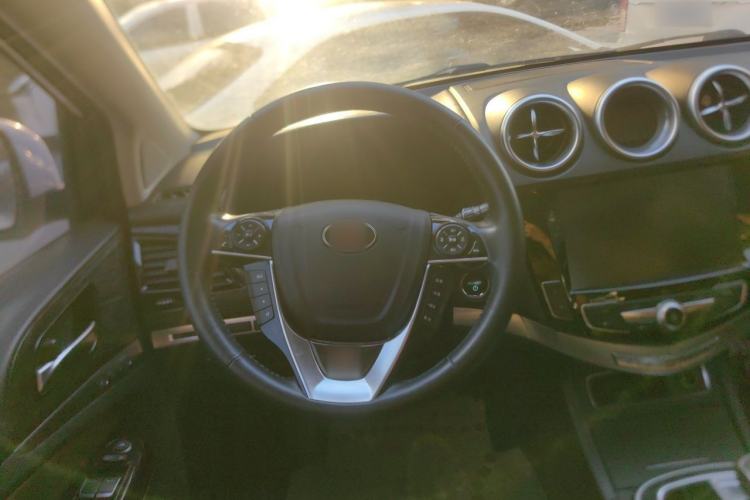 Used BYD Tang New Energy 2015 2.0T Four-Wheel-Drive Flagship Model Steering Wheel