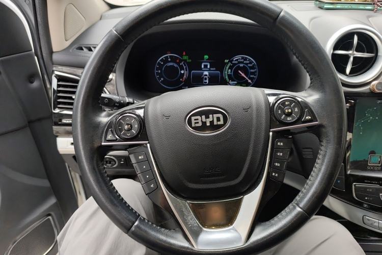 Used BYD Tang New Energy 2015 2.0T Four-Wheel-Drive Flagship Model Steering Wheel