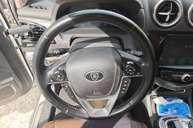 Used BYD Tang New Energy 2015 2.0T Four-Wheel-Drive Flagship Model Steering Wheel