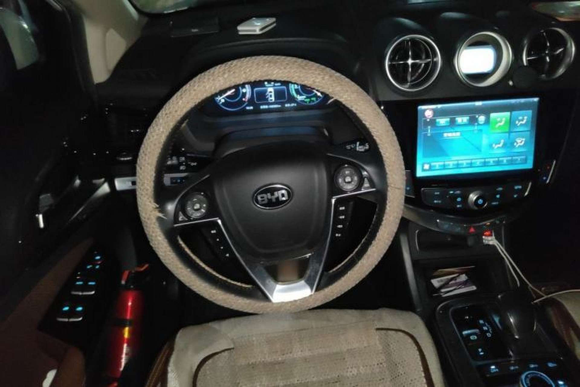 Used BYD Tang New Energy 2015 2.0T Four-Wheel-Drive Flagship Model Steering Wheel
