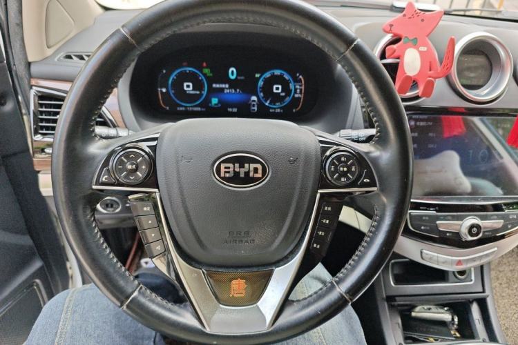 Used BYD Tang New Energy 2015 2.0T Four-Wheel-Drive Flagship Model Steering Wheel