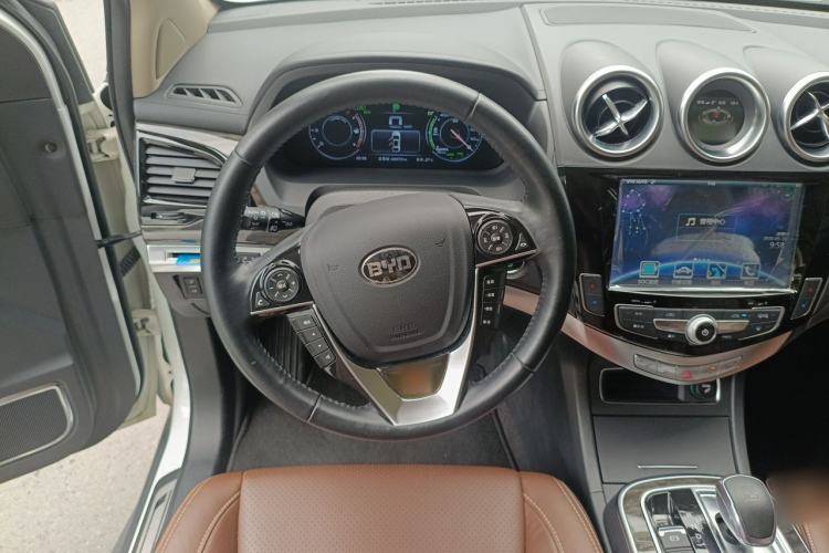 Used BYD Tang New Energy 2015 2.0T Four-Wheel-Drive Flagship Model Steering Wheel