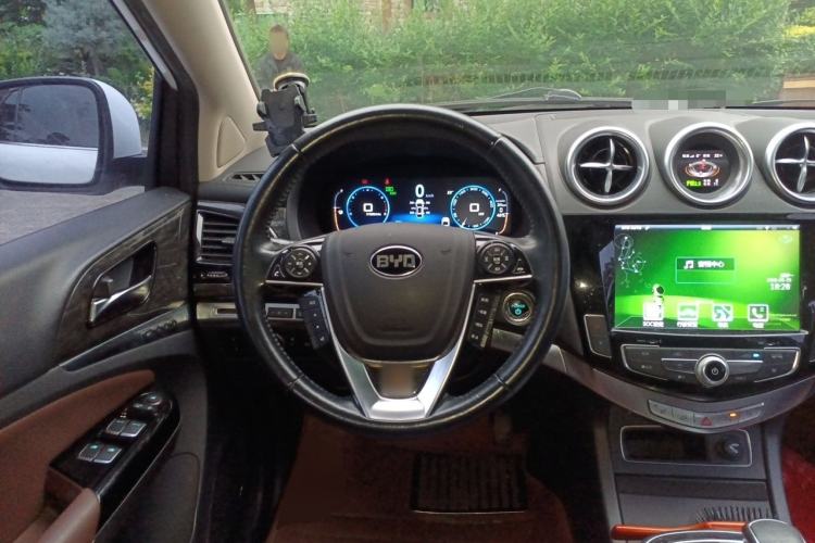 Used BYD Tang New Energy 2015 2.0T Four-Wheel-Drive Flagship Model Steering Wheel