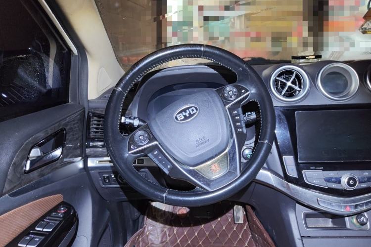 Used BYD Tang New Energy 2015 2.0T Four-Wheel-Drive Flagship Model Steering Wheel